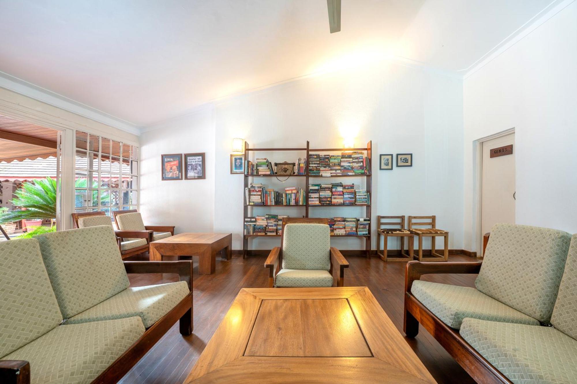 Masindi Hotel Екстер'єр фото