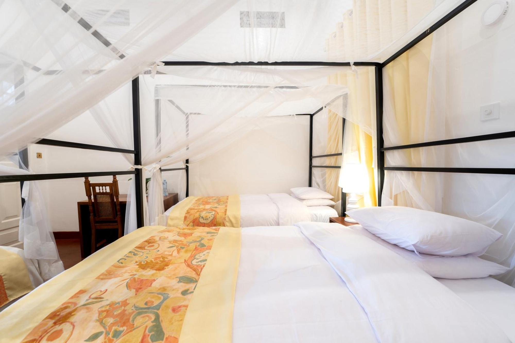 Masindi Hotel Екстер'єр фото