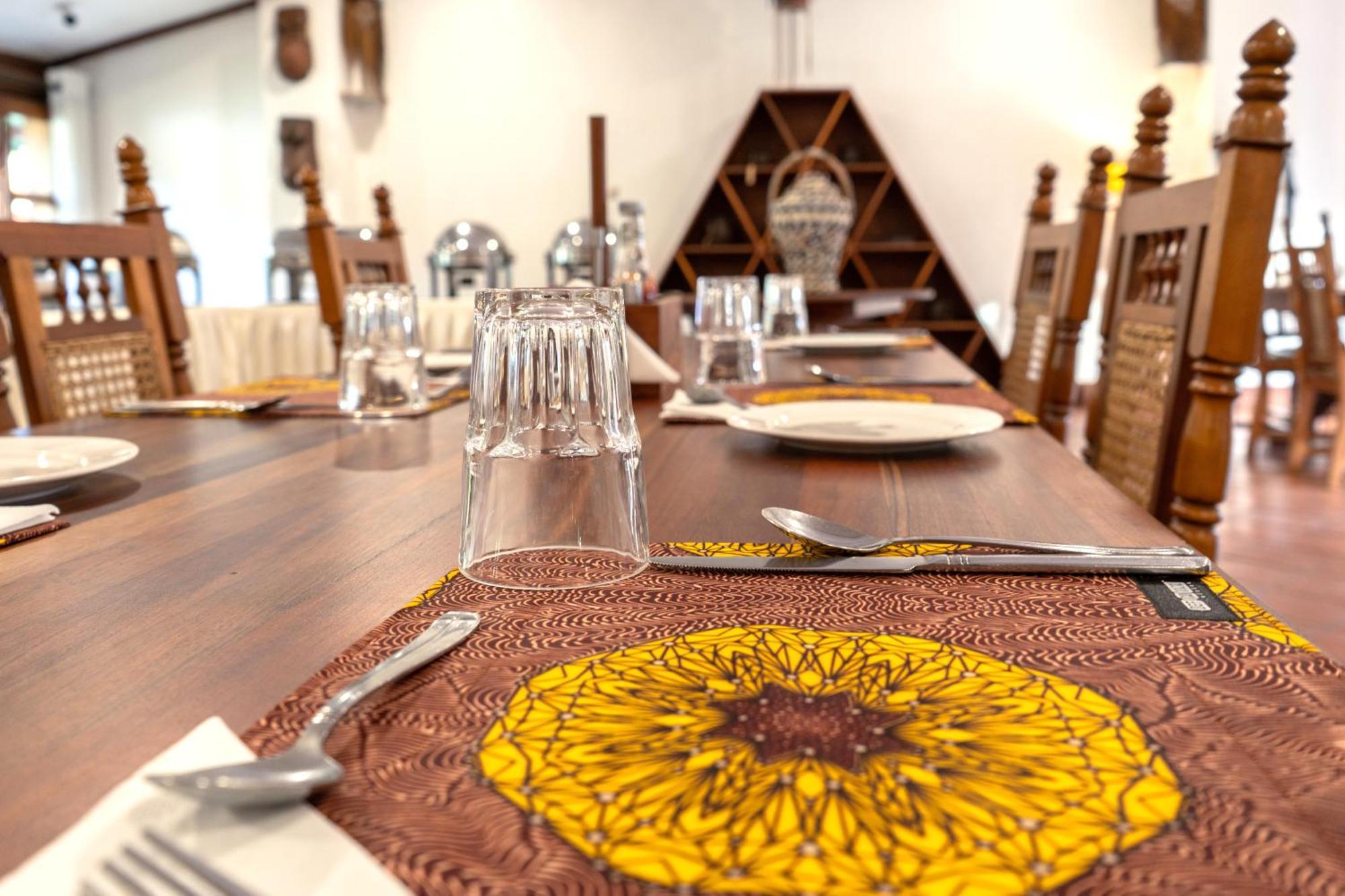 Masindi Hotel Екстер'єр фото