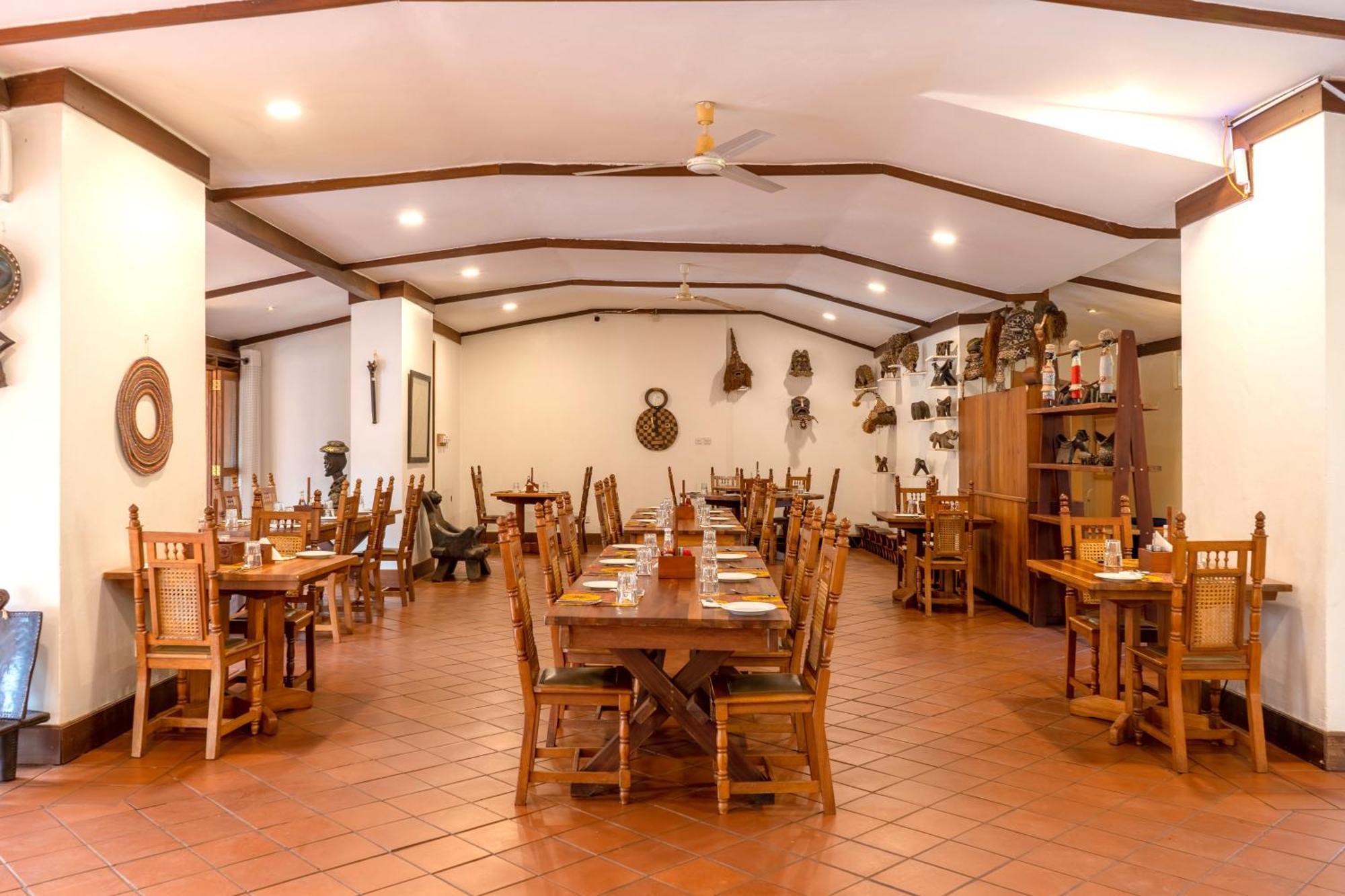 Masindi Hotel Екстер'єр фото