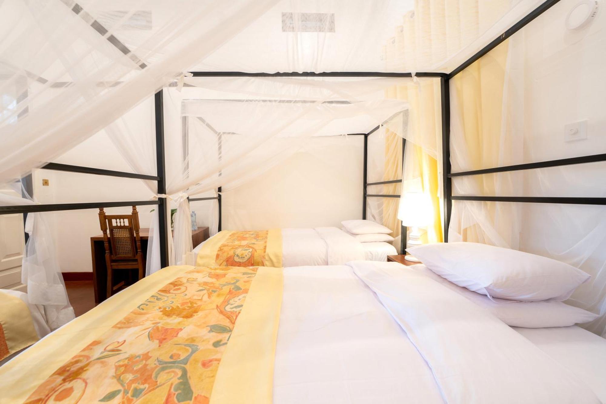 Masindi Hotel Екстер'єр фото