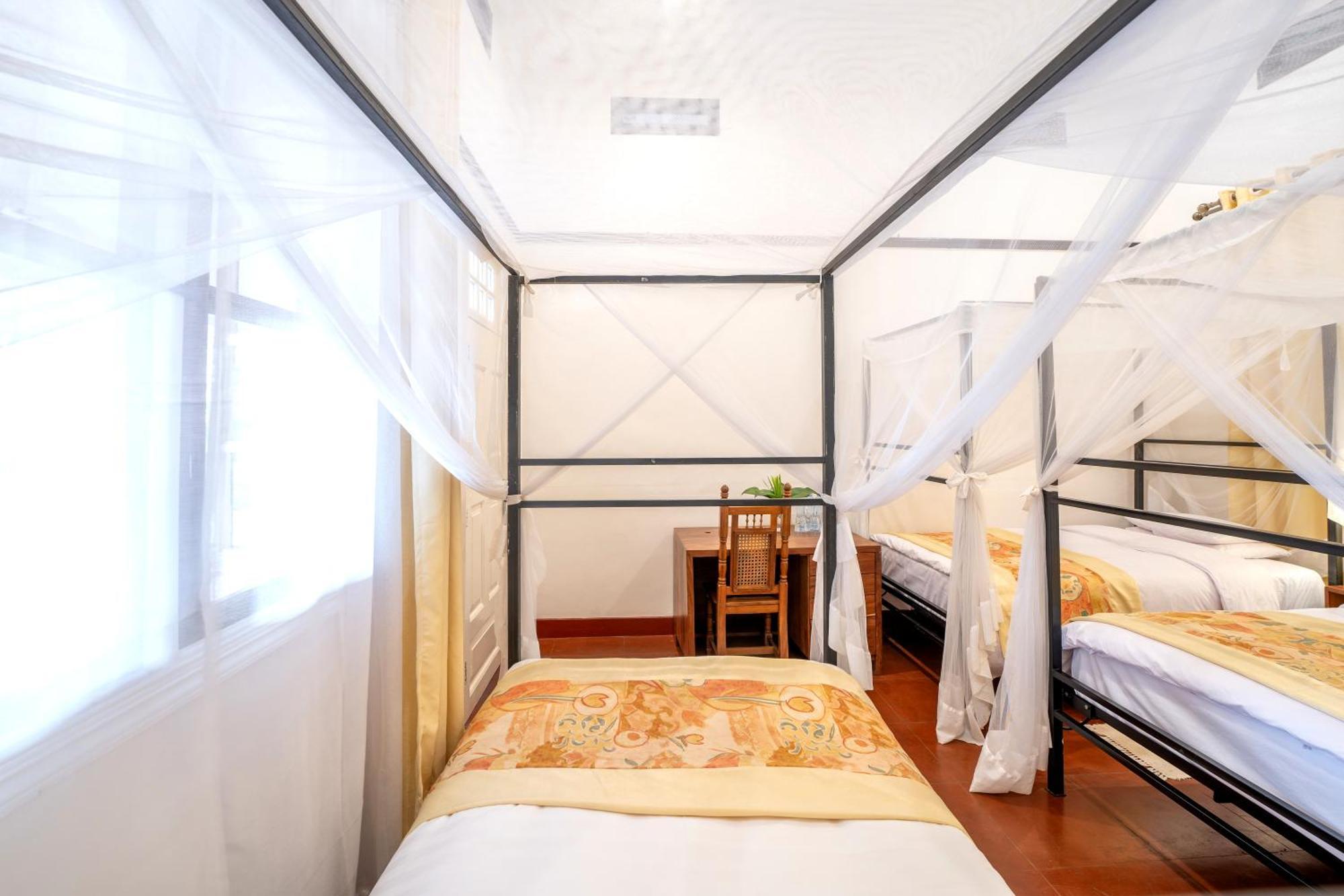 Masindi Hotel Екстер'єр фото