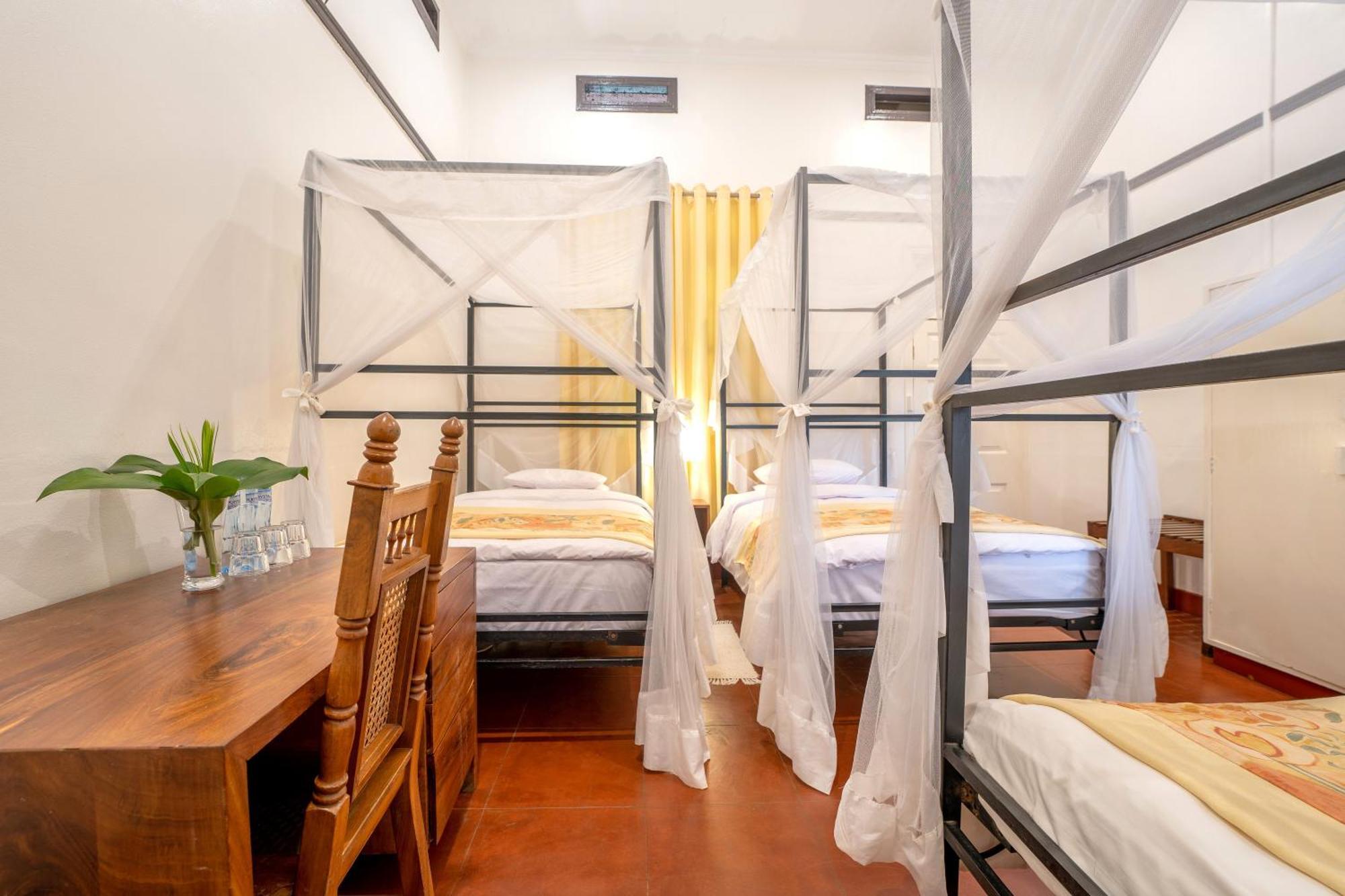 Masindi Hotel Екстер'єр фото