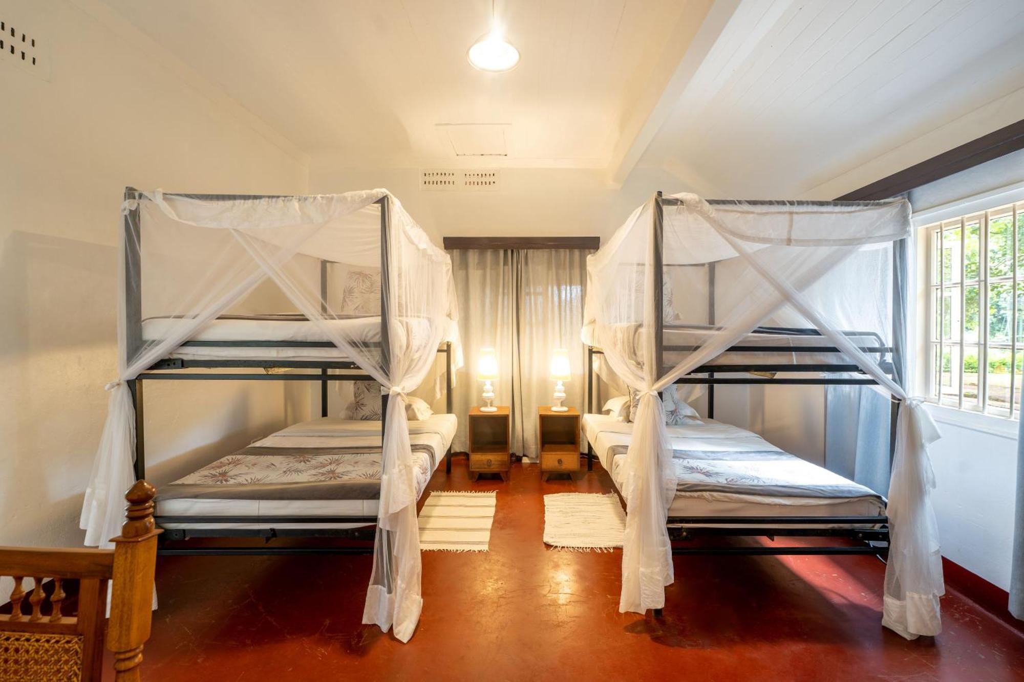 Masindi Hotel Екстер'єр фото